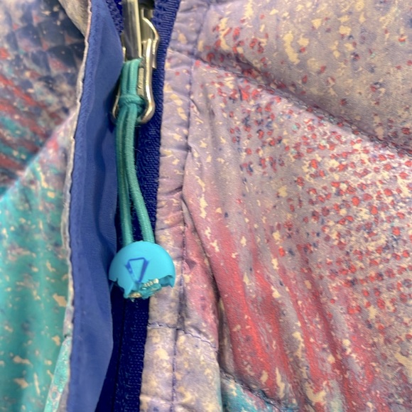 Lululemon / Ivivva girls puffer jacket. The zipper is a bit damaged .Ivivva - Picture 4 of 4